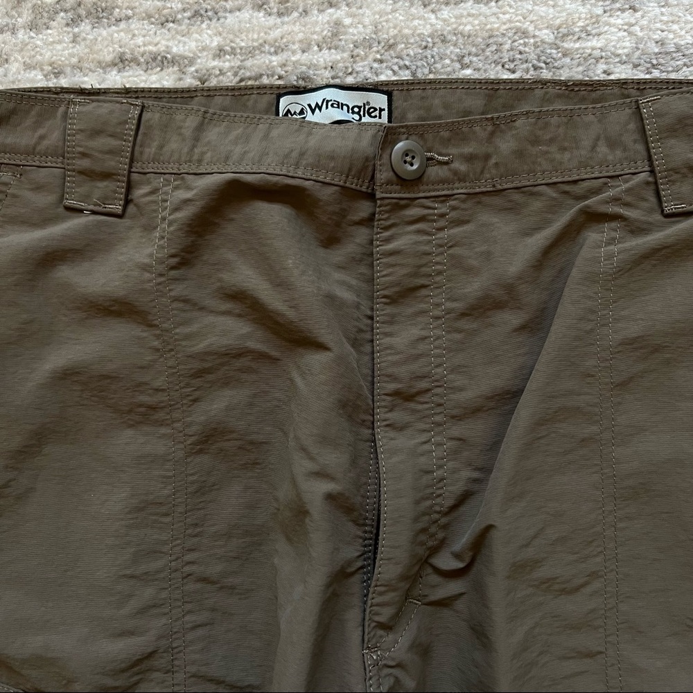 Wrangler Cargo Pants 100% Nylon Brown Workwear Men Size 40 30 - Picture 3 of 9